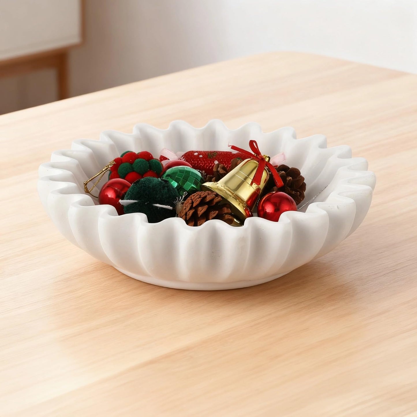 OMISTAR Large Decorative Bowl, Ruffled Resin Decorative Bowls, Modern Scalloped Ruffle Bowl, Bowl for Keys Entryway Table, Centerpiece Decor for Coffee Table, Entryway, Kitchen Counter