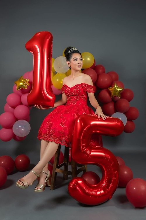 Large Red Number 13 Balloon by [Brand Name] - 40 Inch Foil Party Decoration for Birthdays & Events
