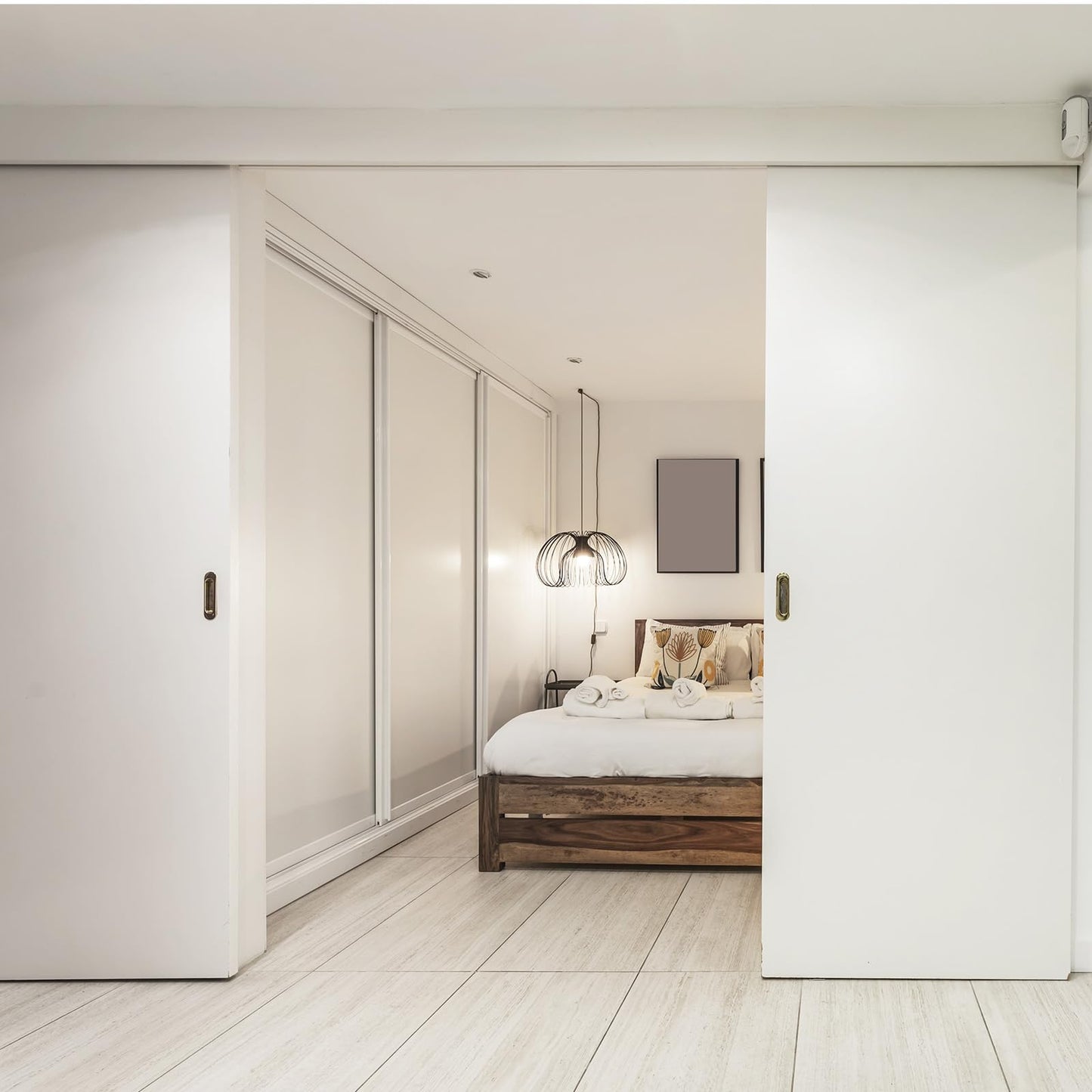VEVOR Bypass Door Hardware, 4ft Heavy Duty Bypass Sliding Door Hardware Kit, Aluminum Alloy Sliding Closet Door Hardware Set with Finger Pulls, for 2 Door System, Fit Door Thickness 1 3/8" - 1 3/4"