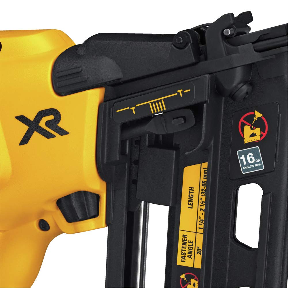 DEWALT 20V MAX* XR Finish Nailer, Angled, 16GA (DCN660D1)