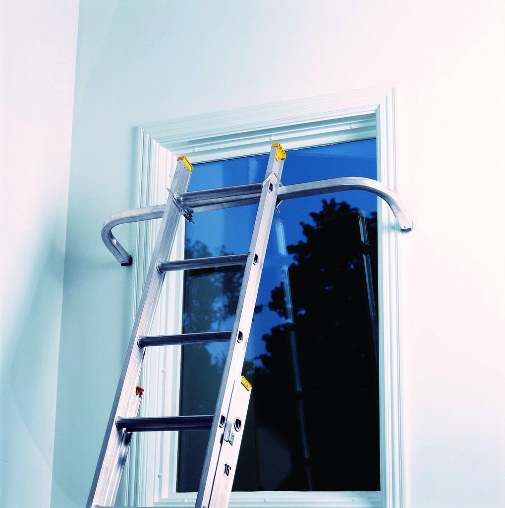 Louisville Ladder 24-Foot Fiberglass Extension Ladder, 300-Pound Capacity, L-3022-24PT, Red & LP-2200-00 Stabilizer, Silver