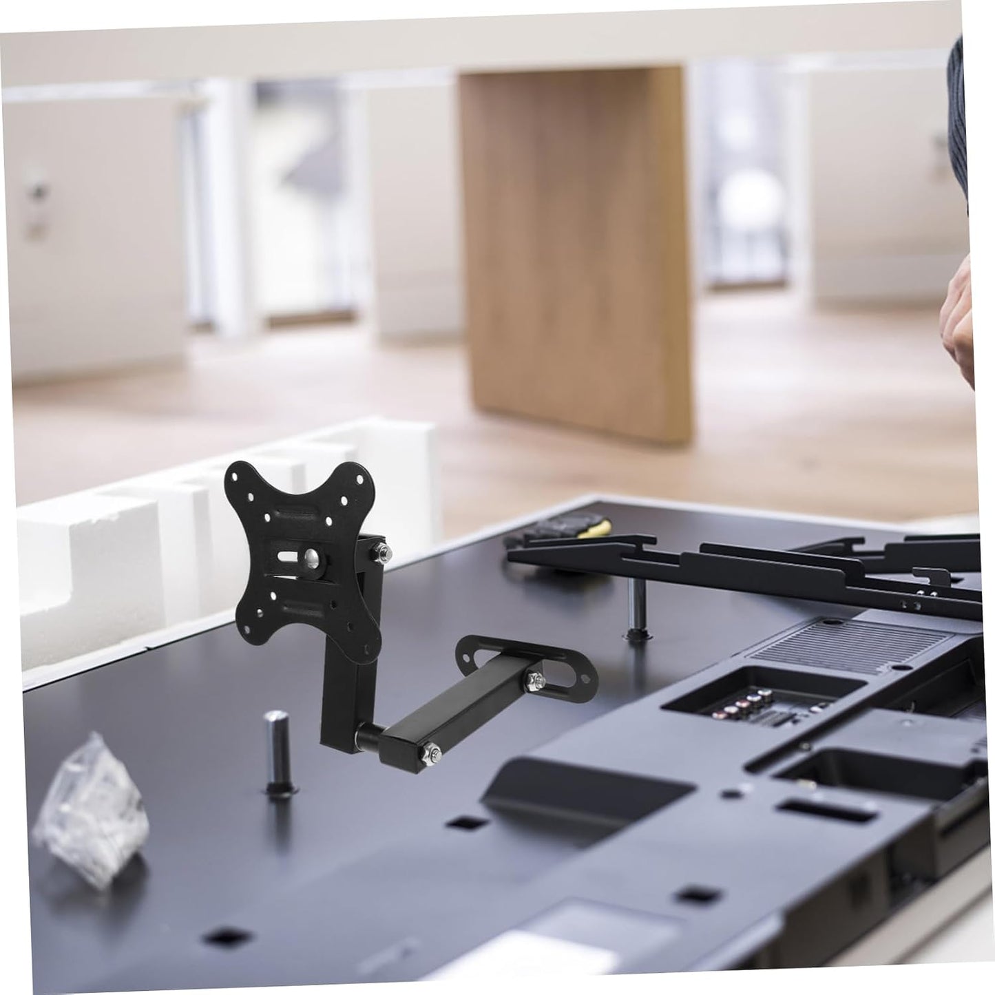 DOITOOL Retractable TV Wall Mount Bracket for Flat Screens - Adjustable Design