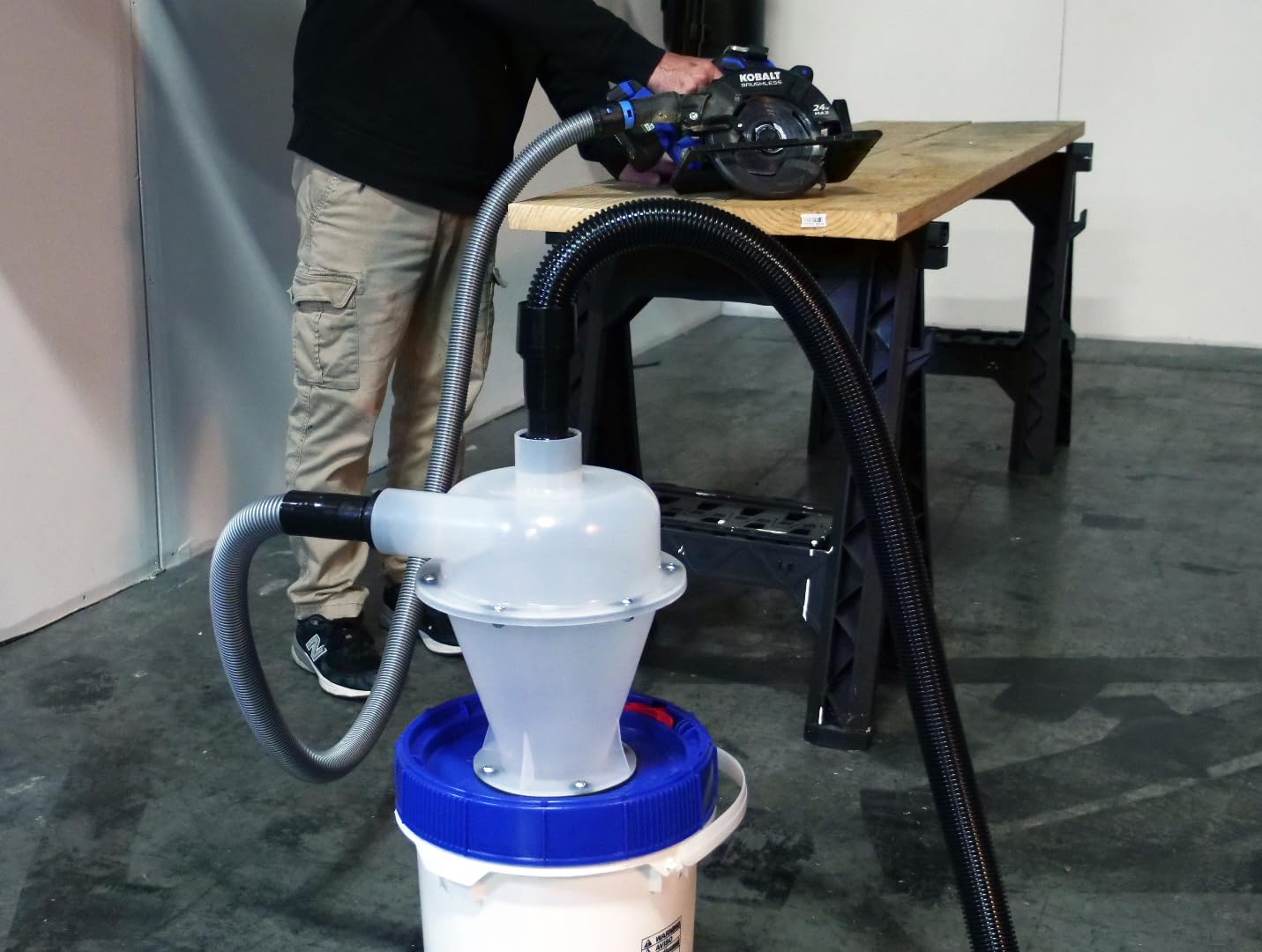 Assembled Quick Click Separator with 5 Gallon Locking Bin and 10 Ft. Commercial Dust Collection Hose