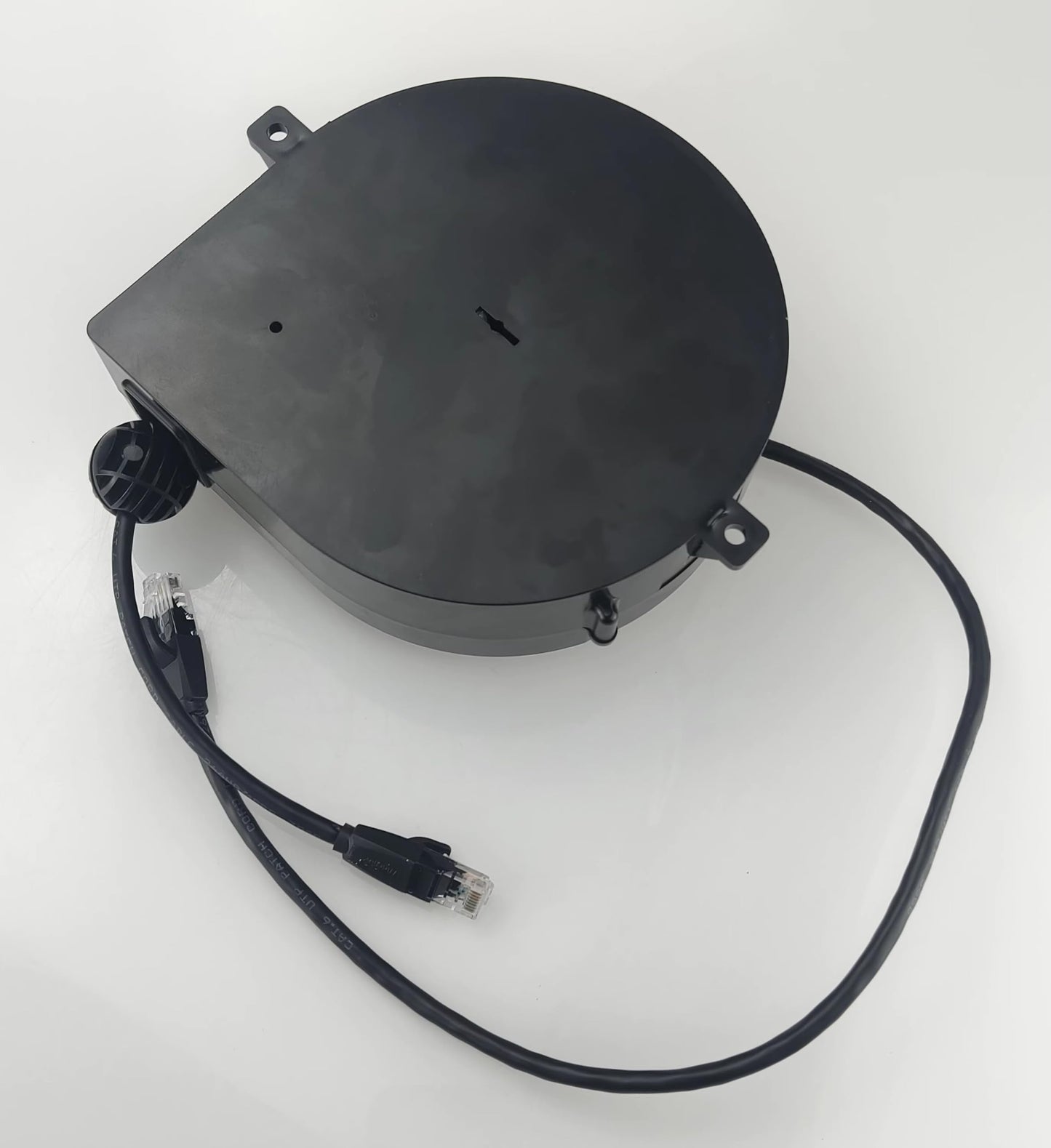 Compact Retractable CAT6 Reel with Constant Tension (Non-Locking)