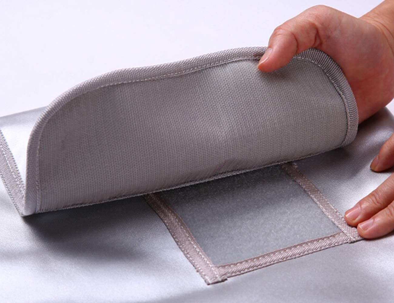 Elitzia Far Infrared Sauna Blanket 3 Independent Heating Zones for Full Body Home Spa Muscle Relaxation 95-176°F Adjustment Easy Clean Waterproof Oxford Fabric 71"x31.5" ETBO20