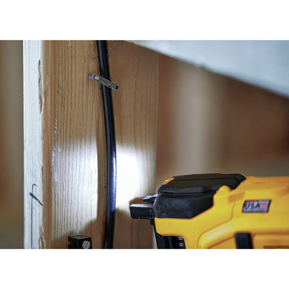 DEWALT 20V MAX* Stapler Kit for Cables (DCN701D1)