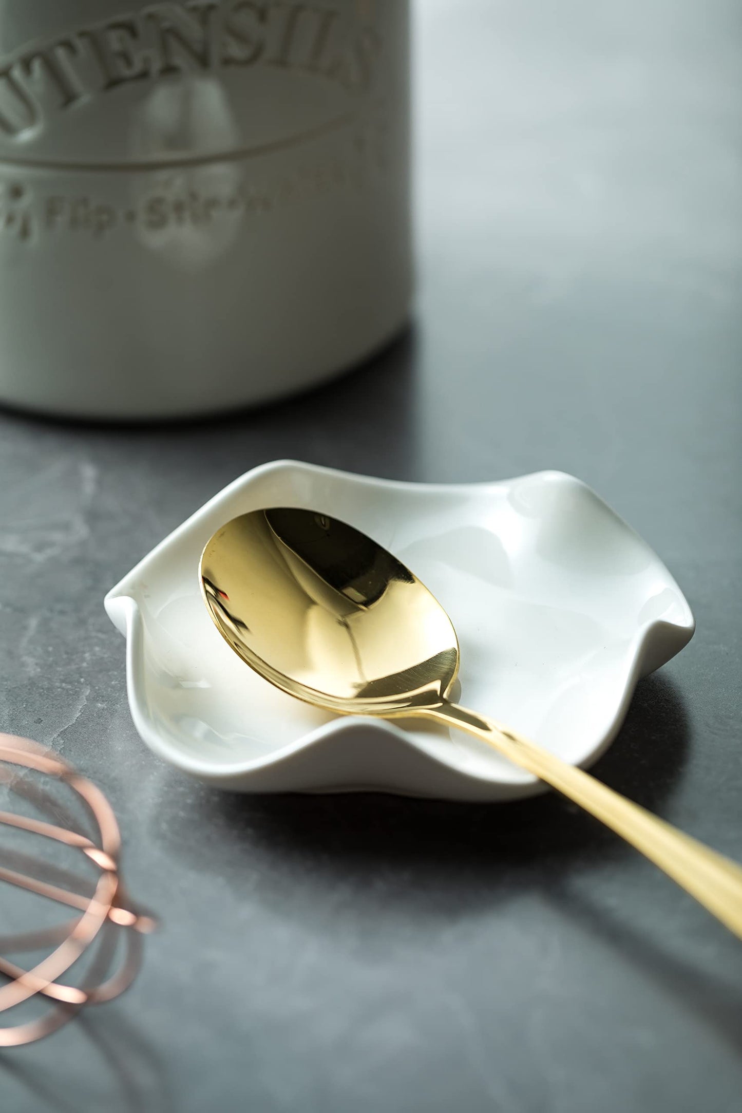 Miamolo Cute Spoon Rest for Stove Top, Ceramic Spoon Holder for Kitchen Counter, 5.3 Inches Coffee Spoon Holder Utensil Rest for Kitchen Gadget Cooking Gift Housewarming Wedding,Kitchen Decor, White