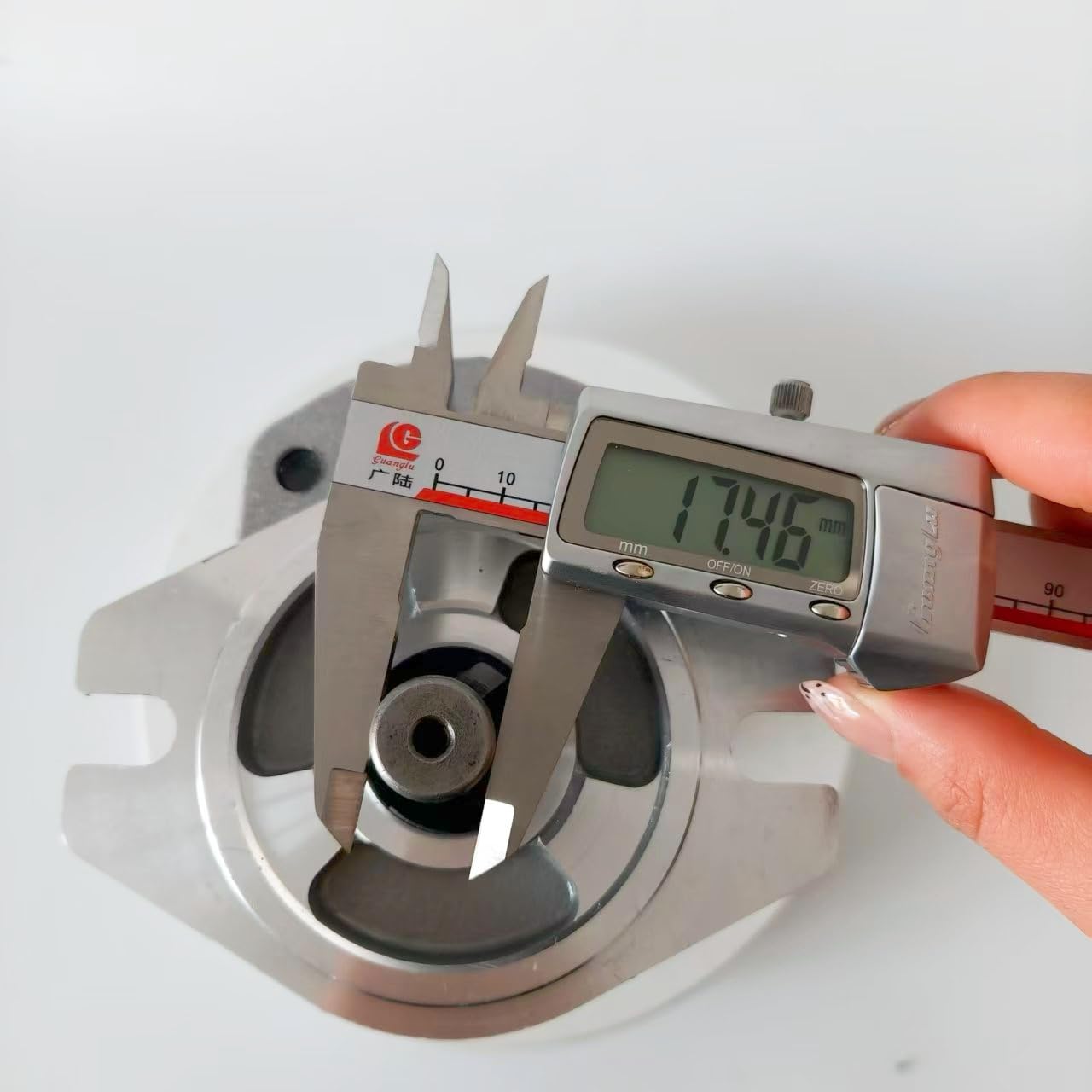 Zachager HGP-33A-F6-6R Fast Response & Durable Hydraulic Double Gear Pump Direct Replacement for Suitable for with a Shaft Diameter of 17.46mm.Oil inlet BSPT3/4" Oil outlet BSPT1/2"