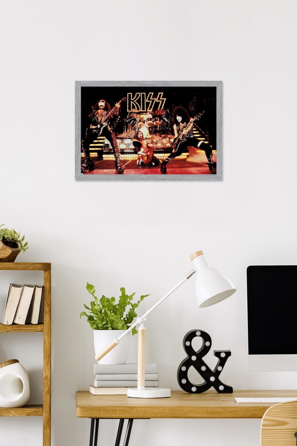 Kiss - Live Show Wall Poster, 22.4L" x 14.7W", Gray Framed Version
