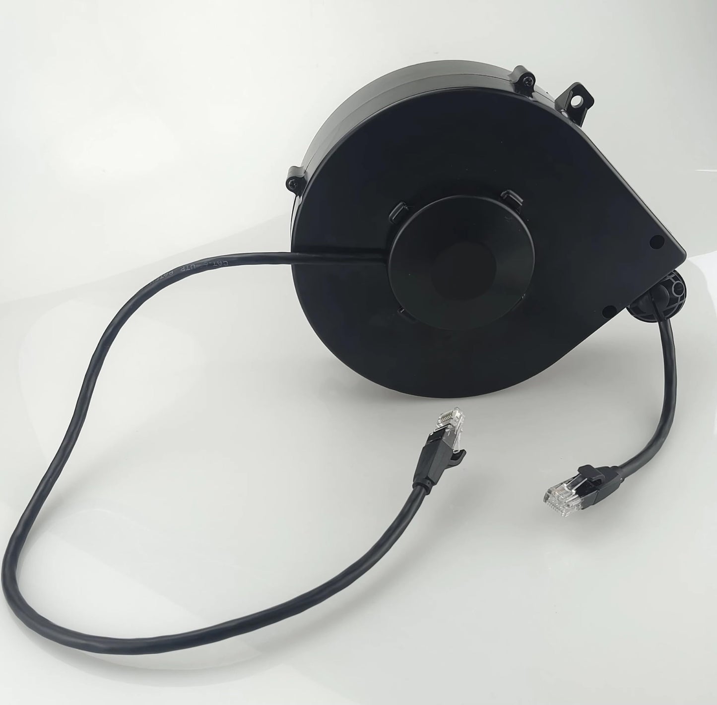Compact Retractable CAT6 Reel with Constant Tension (Non-Locking)