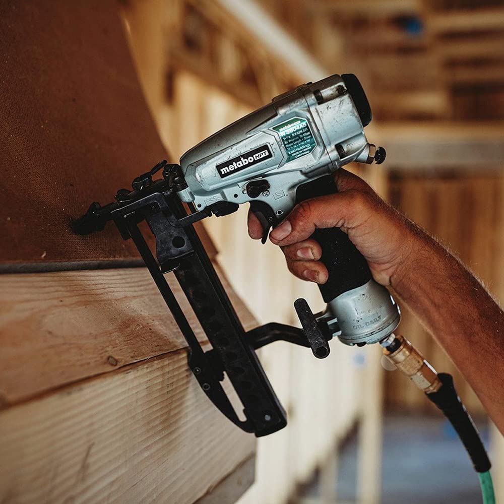 Metabo HPT PRO Finish Stapler, Pro-preferred Pneumatic Power Nailers, Finish Tool for Carpentry & Industrial Uses, All-Metal Key Component, 18 Gauge, 1/4" Crown Staples, Length 1/2" to 1-1/2", N3804A5