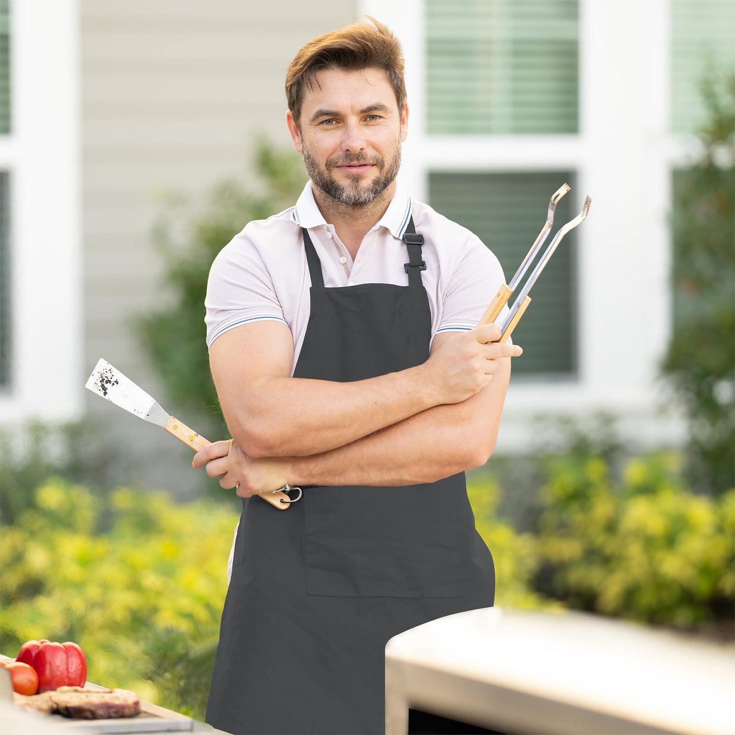 Adjustable Bib Apron 100% Polyester Kitchen Aprons Waterdrop Resistant Aprons with Adjustable Strap, Pockets & Long Ties