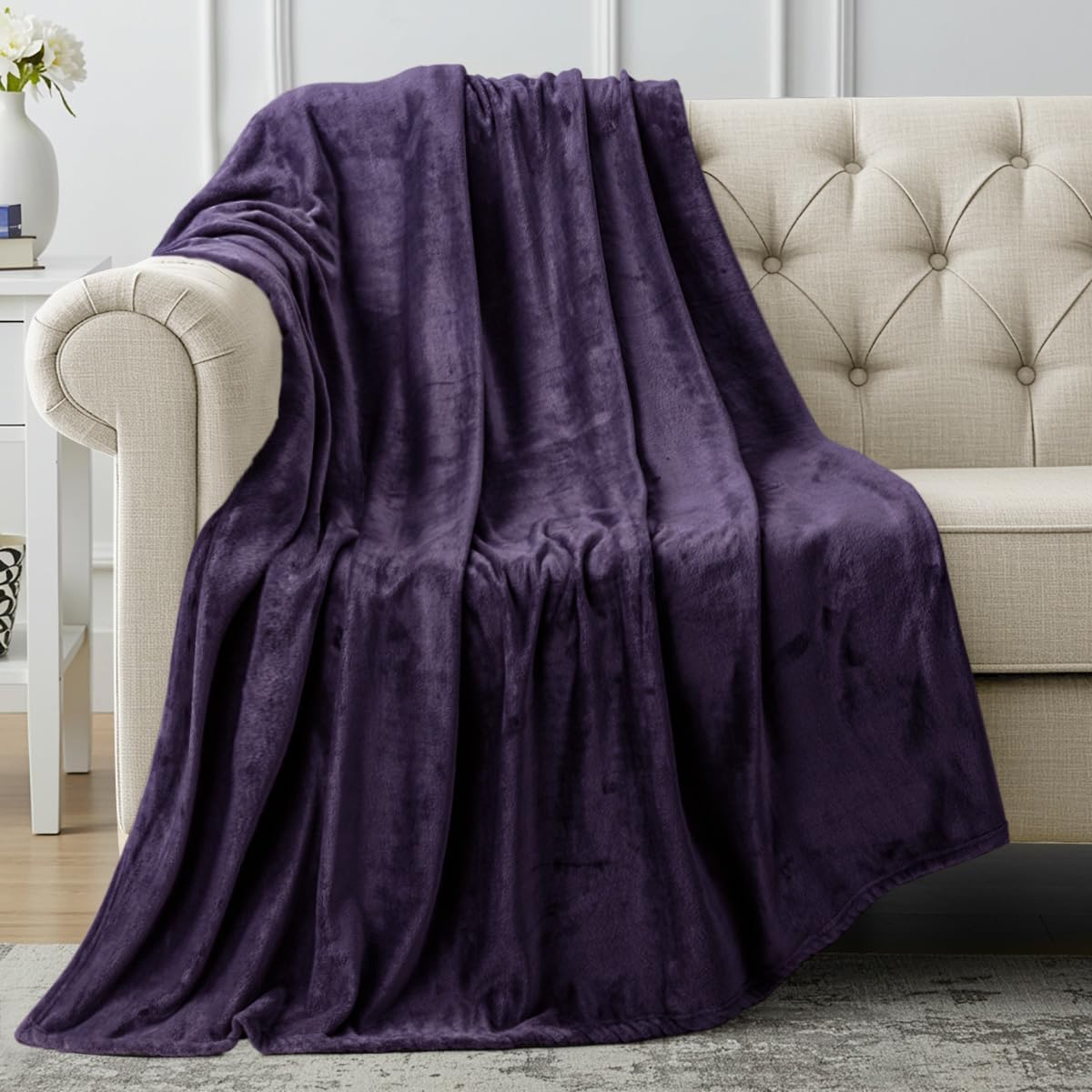Utopia Bedding Fleece Blanket - Luxury Soft Microfiber Throw in Purple | Anti-Static, 50x60 Inch