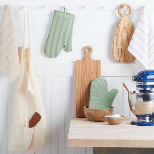 KitchenAid Ribbed Soft Silicone Oven Mitts - Heat Resistant 2-Pack Set, 7.5"x13", Pistachio