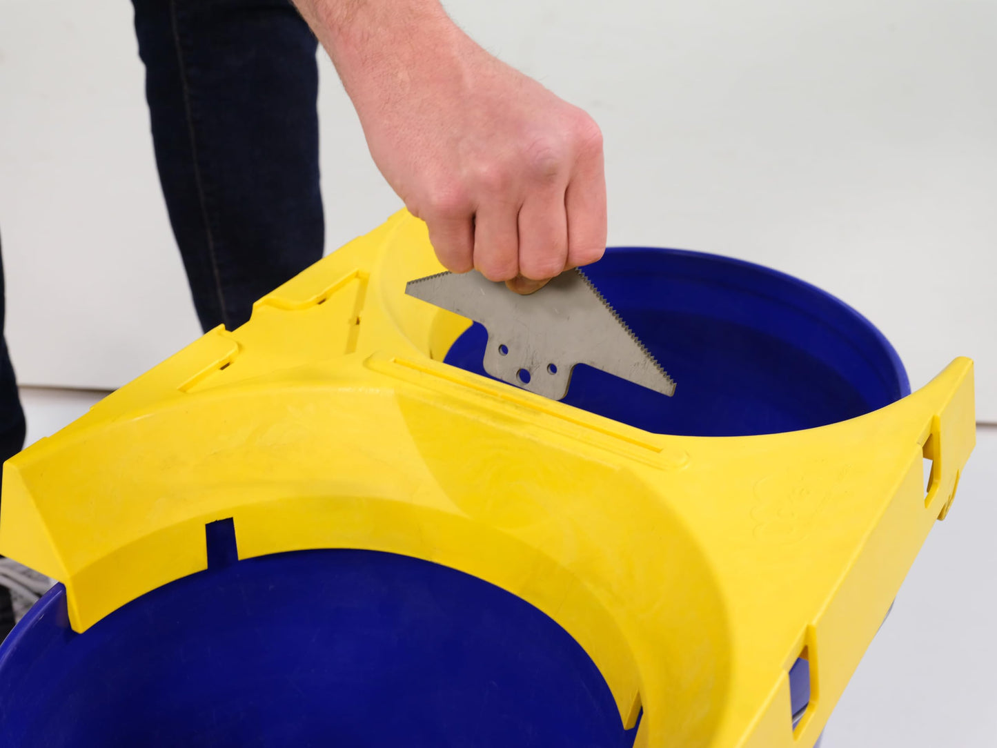 Jokari Automatic Concrete Bag Opener and Funnel Frame for two 5-Gallon Buckets or Wheelbarrows. Hands-Free Cutting and Pouring to Eliminate Waste. Built-In Serrated Blade for Quick, Mess-Free Mixing