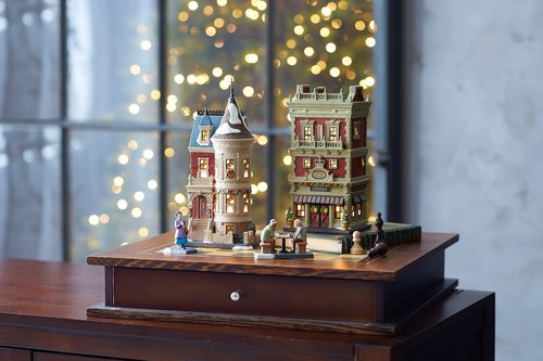 Department 56 | Christmas In The City Village Accessories - A Woman's Best Friend Figurine, 1.97 Inch, Multicolor