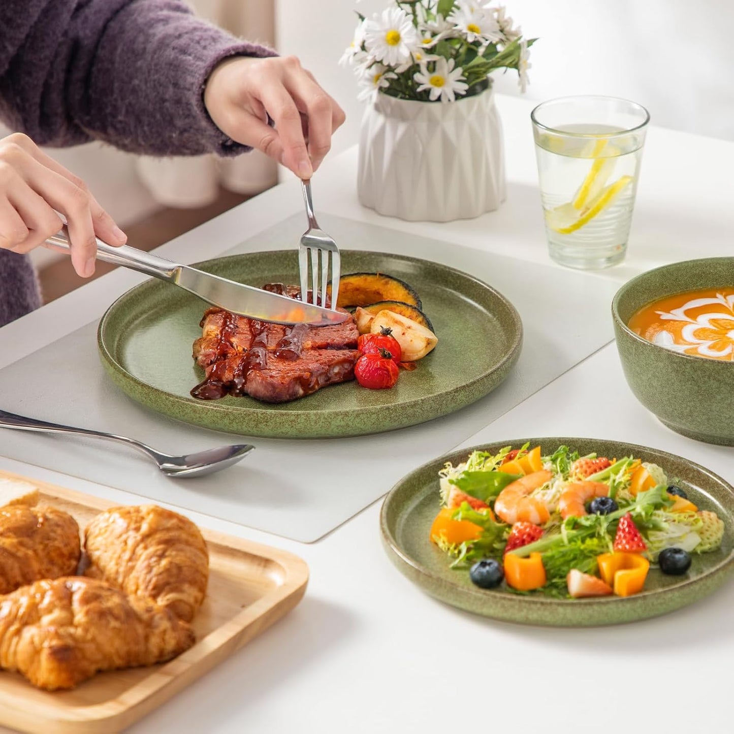 Vancasso ZERMATT Dinnerware Set for 8 - 24 Pieces Scratch Resistant Stoneware | Dishwasher & Microwave Safe, Green