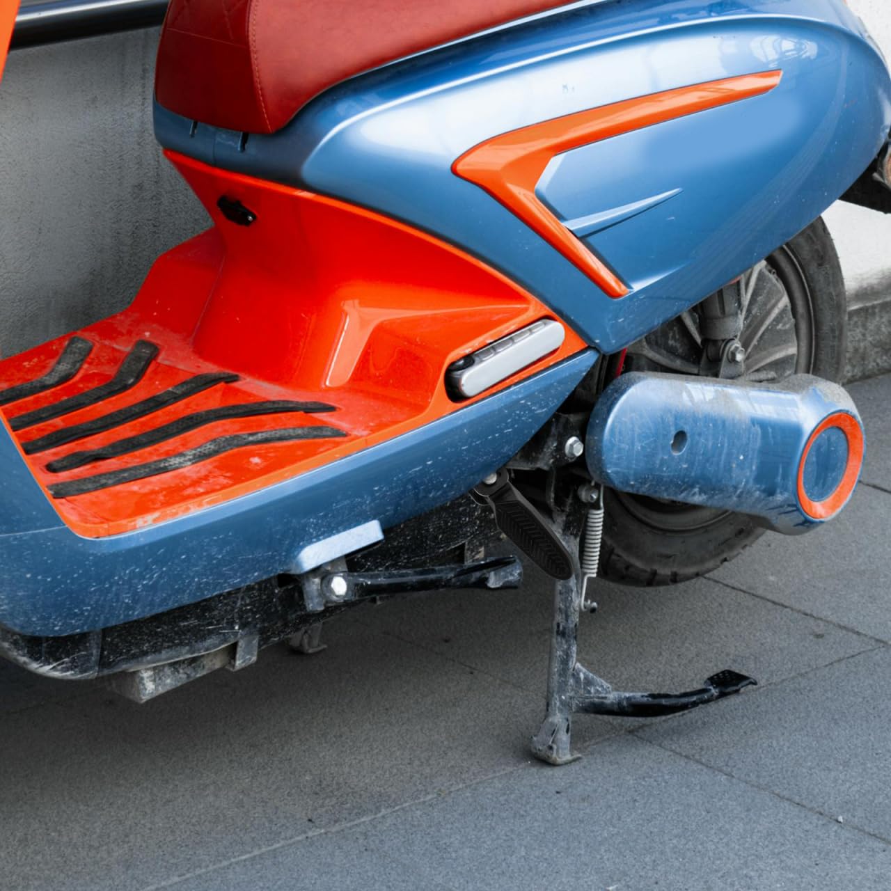 ULTECHNOVO Foldable Electric Scooter Foot Pegs Universal Motorcycle Footrest Pedal Easy Install Rear Seat Footrest for Bike and E-Bike 4.52X3.14 Inches