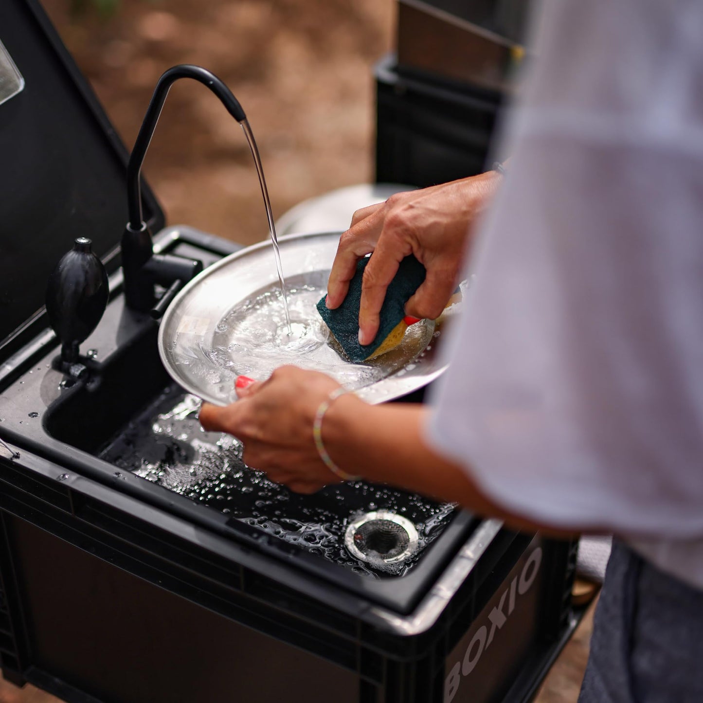 BOXIO - Wash: Portable Sink & Handwashing Station for Camping & RV Life, Ideal camping gear for outdoor kitchens & hygiene onthego, Portable Washer for Garden, Boat, Hunting, Worksite & Outdoor Events