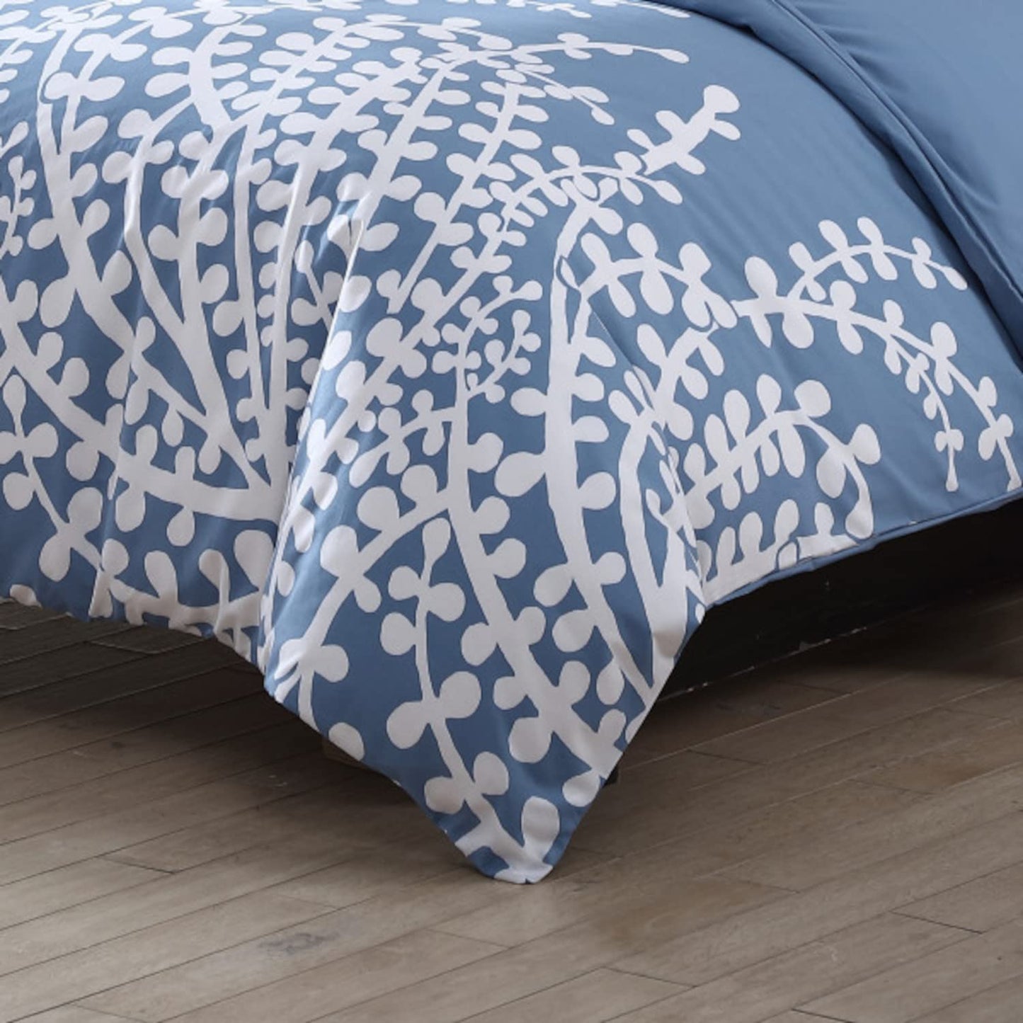 City Scene - King Duvet Cover Set, 100% Soft Cotton Bedding for Year Round Comfort, 3 Piece Bed Set with Matching Pillowcases (Branches Blue)
