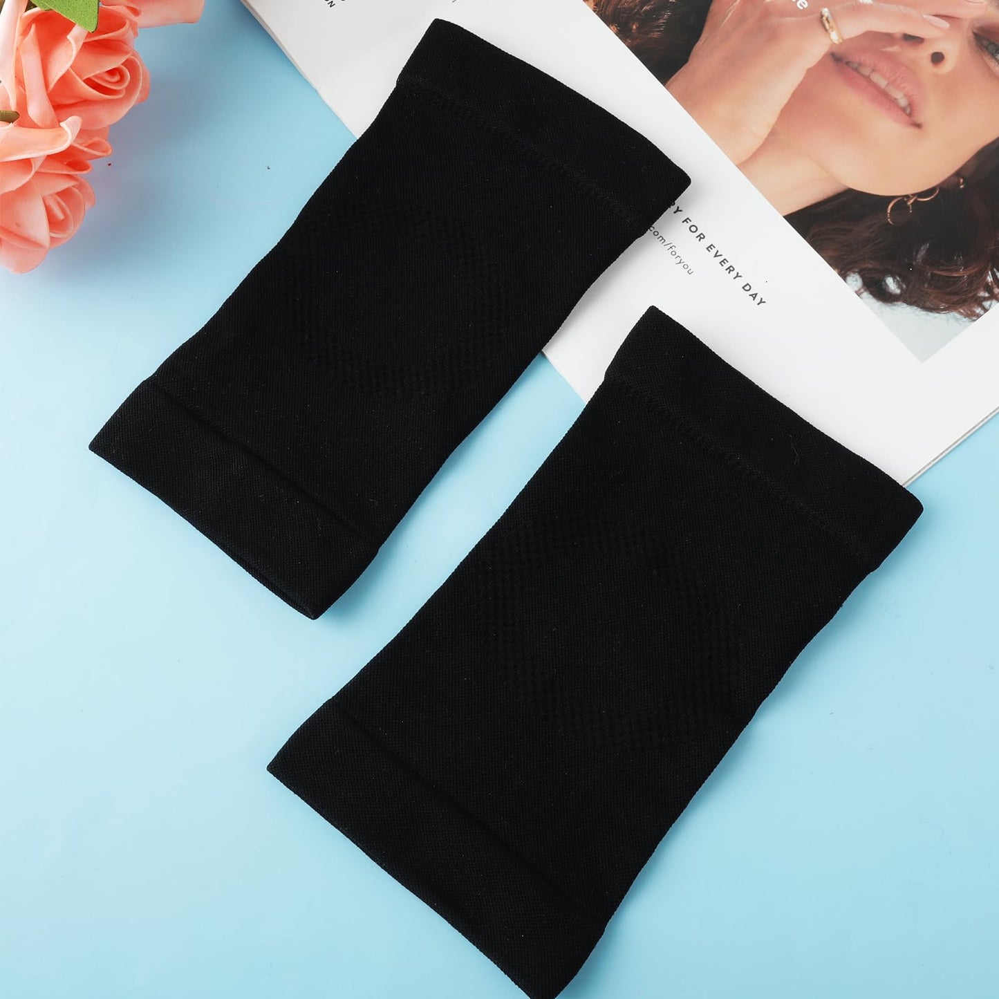 COMNICO Elbow Brace Compression Sleeve Nylon Tennis Golfers Elbow Joint Support Sports Protection Arm Support Sleeves Pain Relief Pads for Women Men (Black)