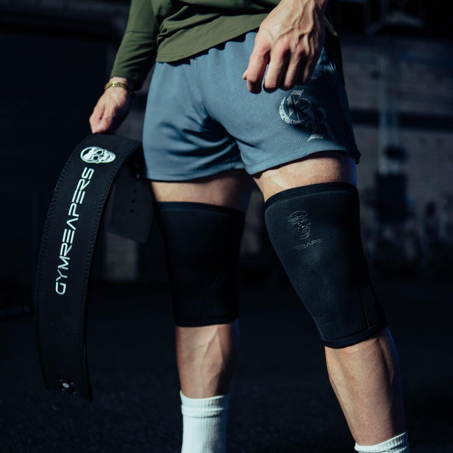 Gymreapers Knee Sleeves (1 Pair) with Gym Bag - IPF Approved - Support Compression Brace for Squats, Fitness, Weightlifting, Cross Training, Powerlifting - 7MM Neoprene Sleeves - For Men & Women (Black/Black, Medium)