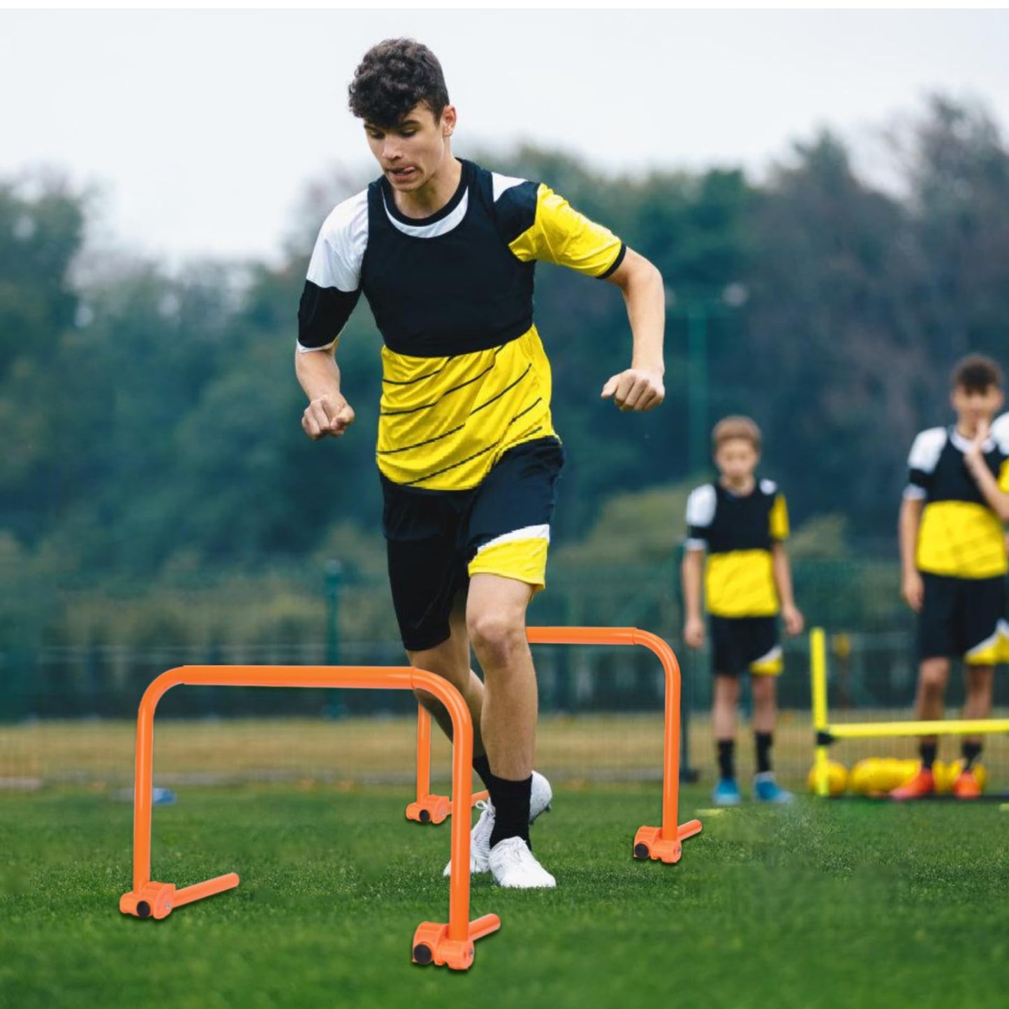 Hikeen Agility Speed Training Hurdles, Adjustable Agility Training Hurdles for Football, Basketball, Soccer Hurdles Training Equipment Set of 6, with 12 Marker Cones, 1 Storage Bag