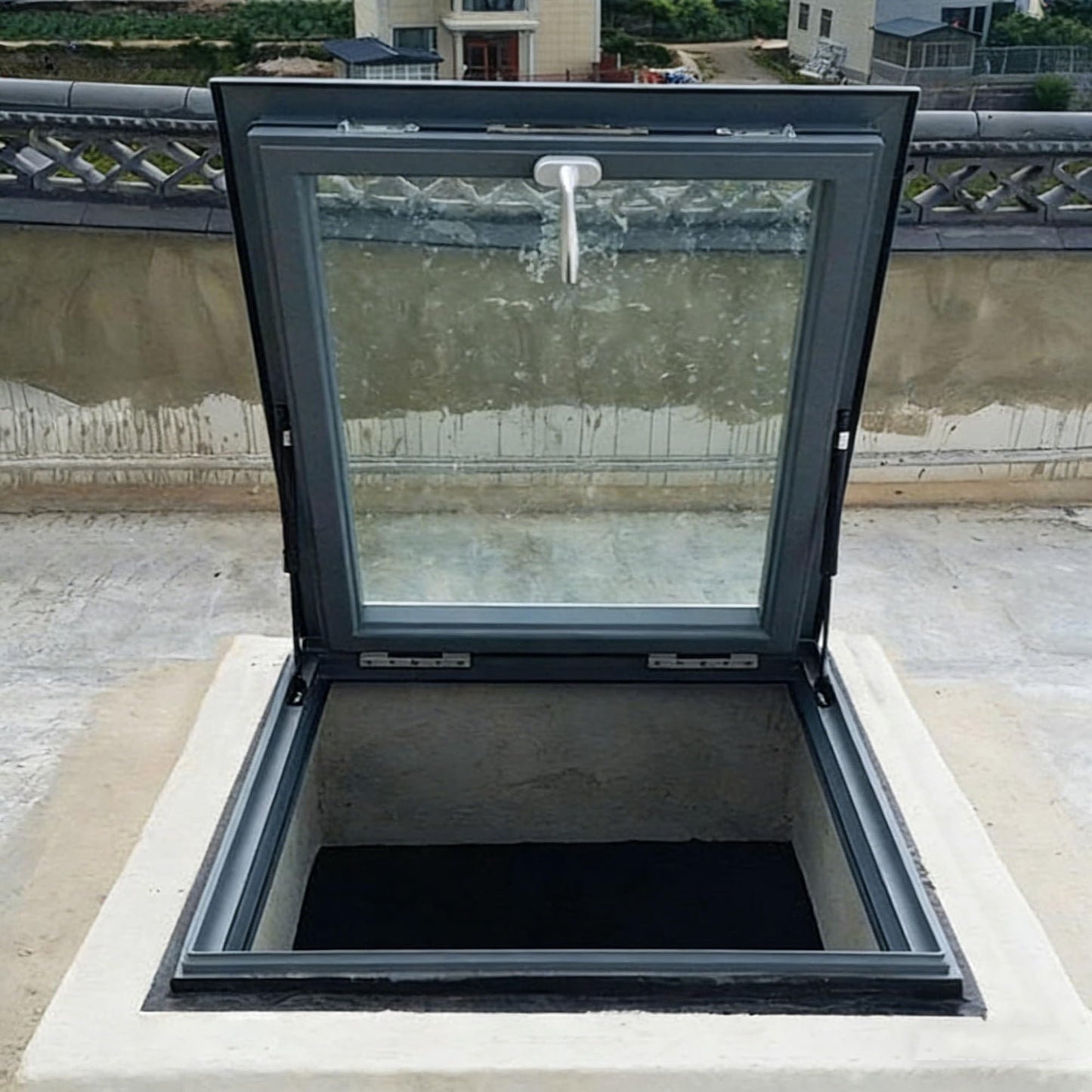 AMDHZ Skylights for Roofs Roof Hatch Door Aluminum Alloy Skylight Hydraulic Support Rod for Attics, Sunrooms, Greenhouses, and Commercial Ventilation Openings(70x70-81x81 cm)