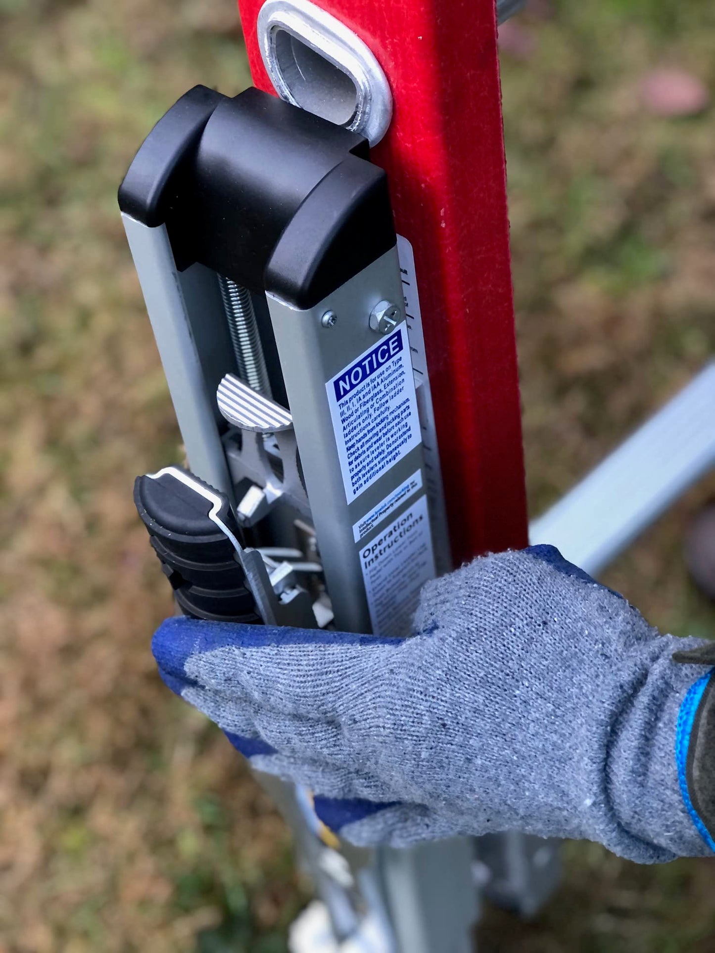 Levelok Detachable Supreme Extender - 1 Ladder Leveler w/Side Tip Stabilizer Arm & 2 Base Units - LL-STB-4SE-2QC - Snaps on Either Side of Ladder