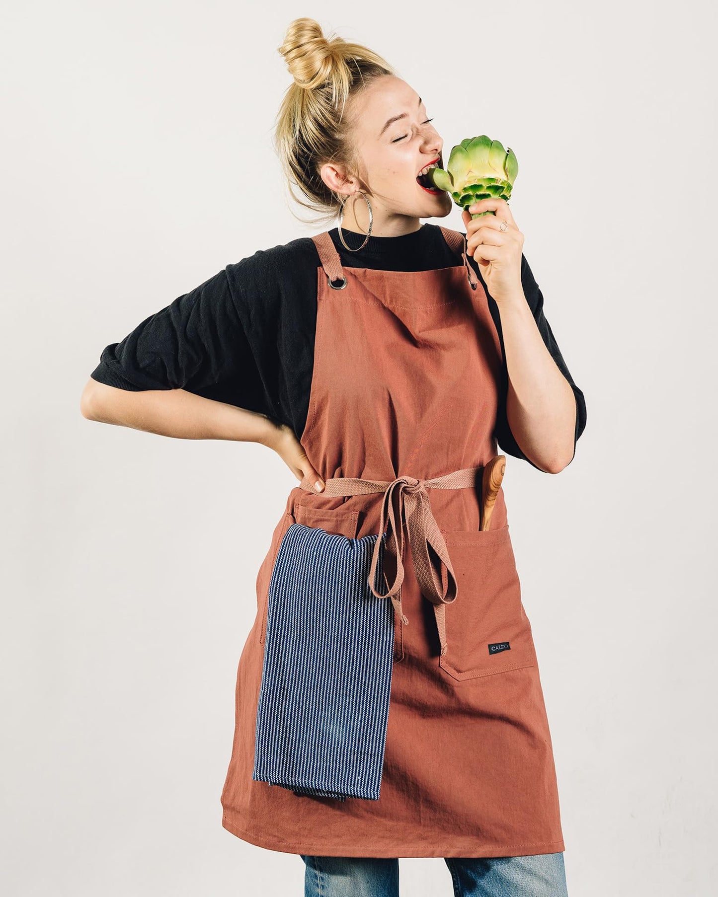 Caldo Crossback Kitchen Apron for Cooking - Mens and Womens Professional Chef or Server Bib Apron - Adjustable Crossback Style - Rustic- Midweight Cotton (Terracotta)