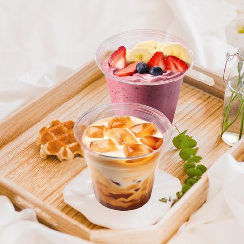 Clawsoff 50 Pack 9 oz Disposable Clear Plastic Parfait Cups with Flat Lids, Yogurt Parfait, Putting Cups for Cake, Cold Drink, Ice Cream, Fruit, Salad