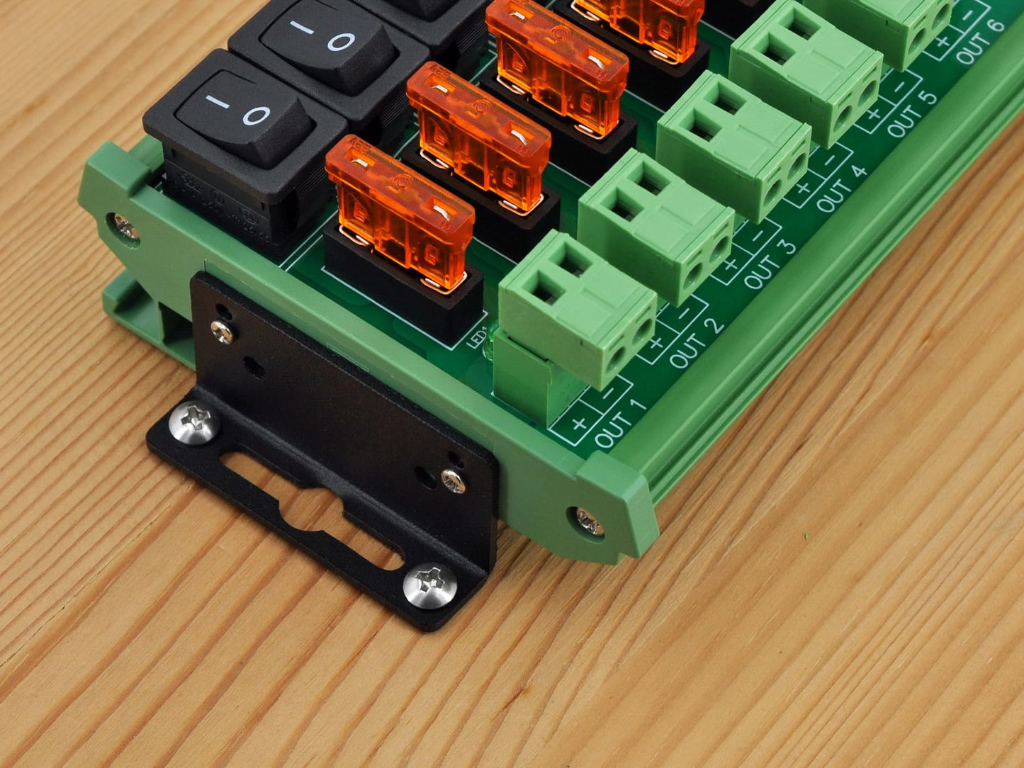 DC Power Distribution Module, Rocker Switch, Fused, Pluggable Top Wiring Terminal Block, DIN Rail and Screw Mount (16 Channel)