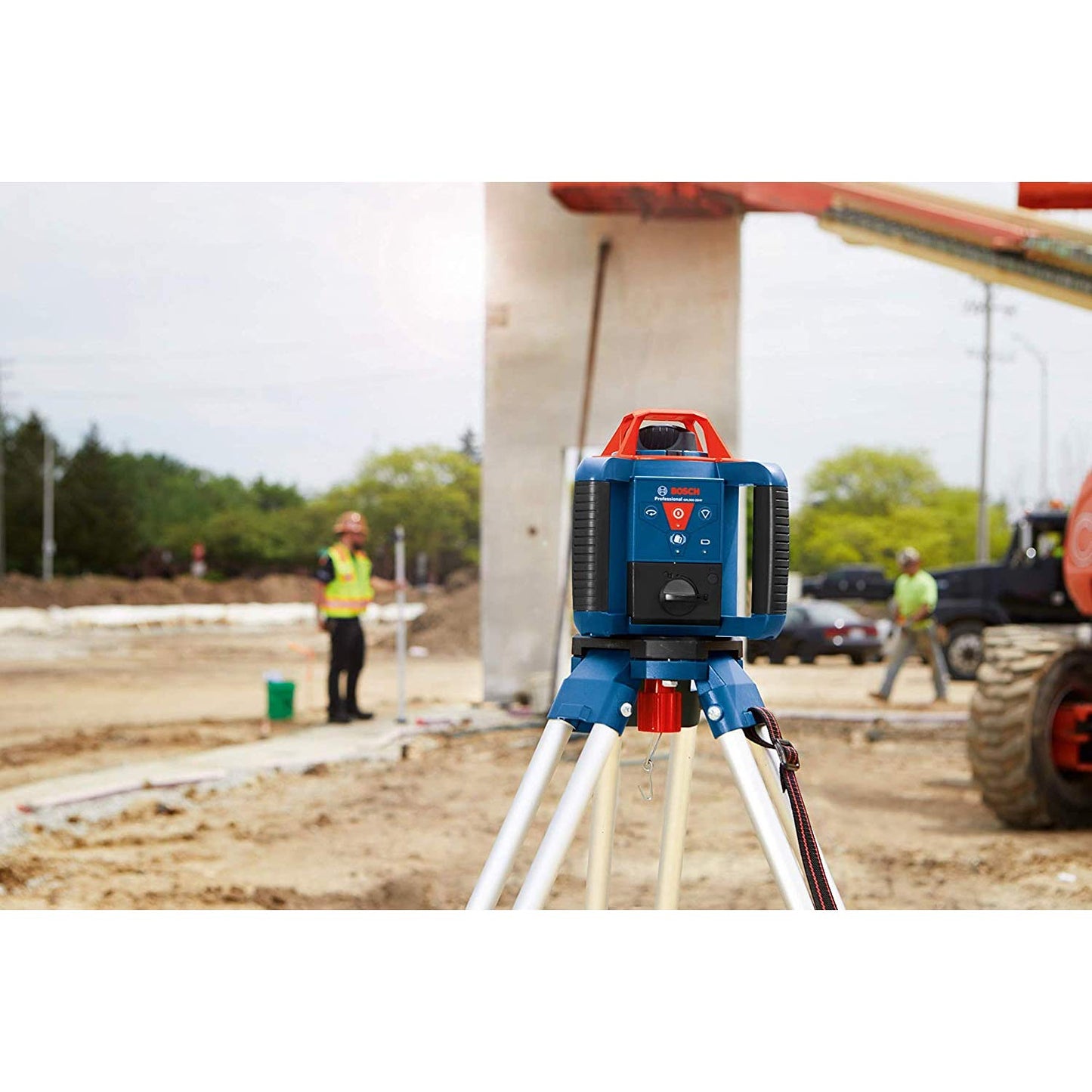 BOSCH GRL900-20HVK REVOLVE Self-Leveling Horizontal/Vertical Rotary Laser Kit, Includes Tripod, Grade Rod, Receiver, 2 D Batteries, Carrying Case, & Accessories