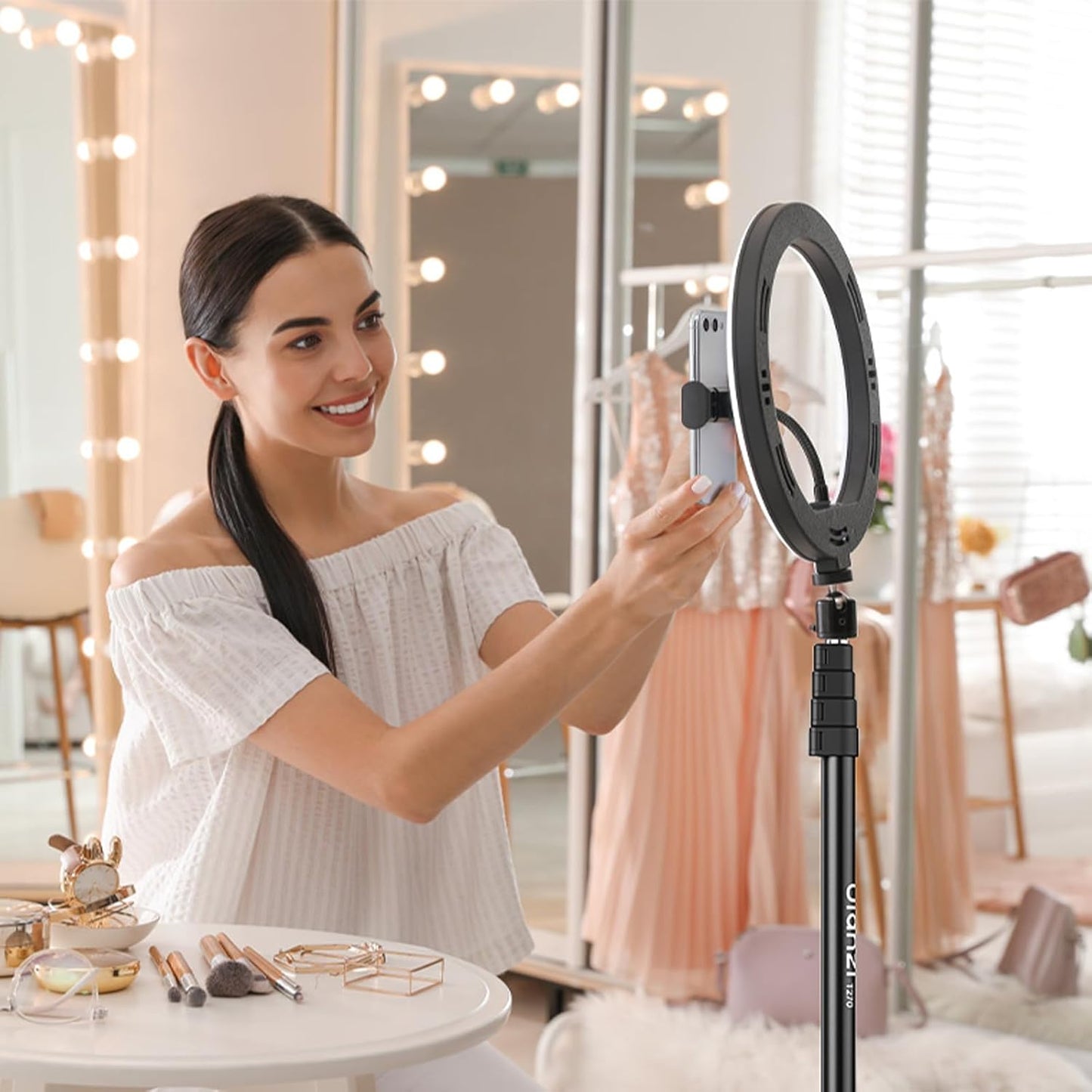 TT43 6.23ft Ulanzi Extendable Photography Light Stand, Adjustable Aluminum Tripod, Reversible Portable Studio Lighting
