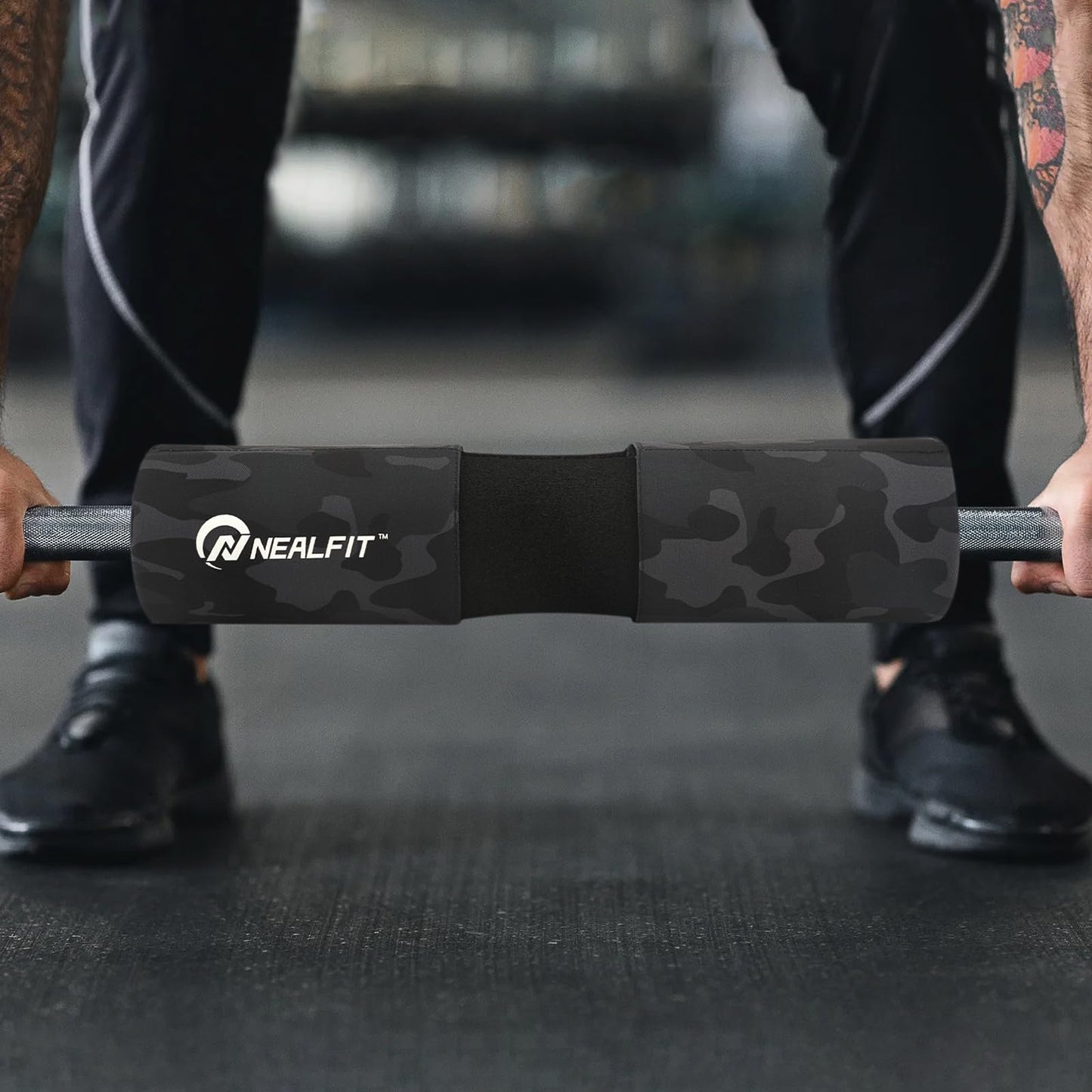 NEALFIT Barbell Squat Pad with Thick Nylon Padding, Hip Thrust Pad for Squats, Lunges, Neck Shoulder Squat Pad for Olympic or Standard Bars (Camo)