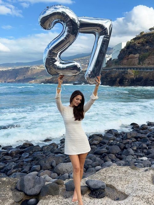 17 Silver Foil Number Balloon - 40 Inch Birthday Decoration for 17th Anniversary Celebrations