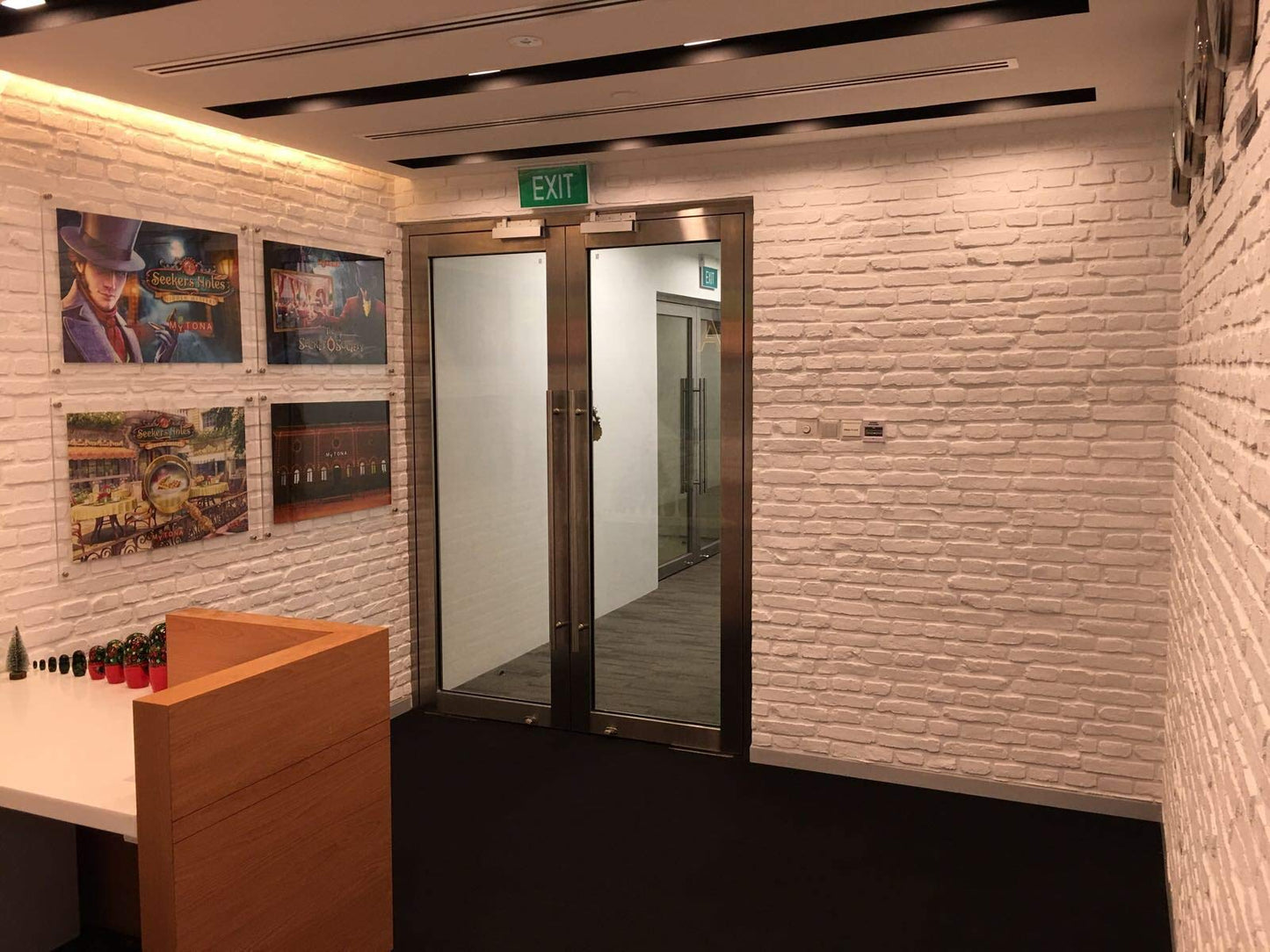 Faux Brick Wall Panels, 3D Wall Panel with Resin Texture Brick for TV Background, Indoor and Outdoor Use (30 sq.ft/Box, Matt White, Church)