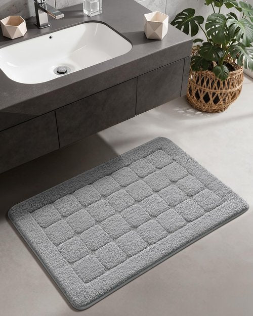 Color&Geometry Light Gray Checkered Bath Mat - Fluffy Microfiber Non-Slip Rug | 24x36 Inches
