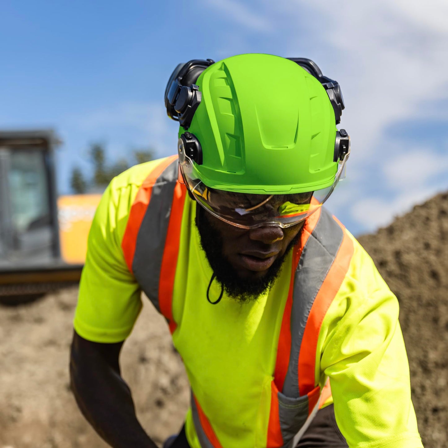 Complete Safety Gear Set: GE Safety Helmet, Full Face Mesh Visor Kit & Cap Mounted Earmuff – Impact Protection | Noise Reduction | Enhanced Comfort for Construction and Industrial Work. (Green)