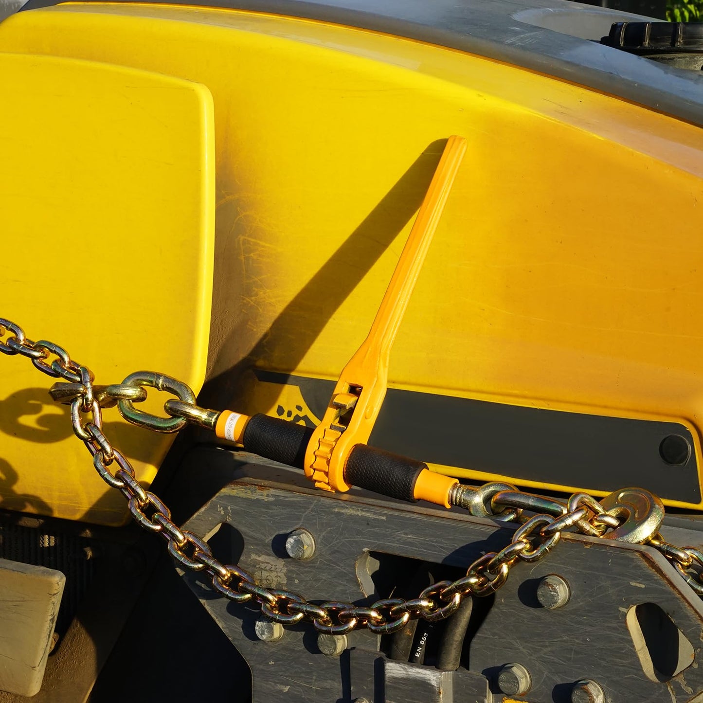 VEVOR Chain and Binder Kit, 3/8"-1/2" Ratchet Load Binders 9200 lbs Working Load Limit, 3/8" x 10' G80 Chains with Grab Hooks, Ratchet Binders and Chains for Truck, Tie Down, Hauling, Towing, 2 Set