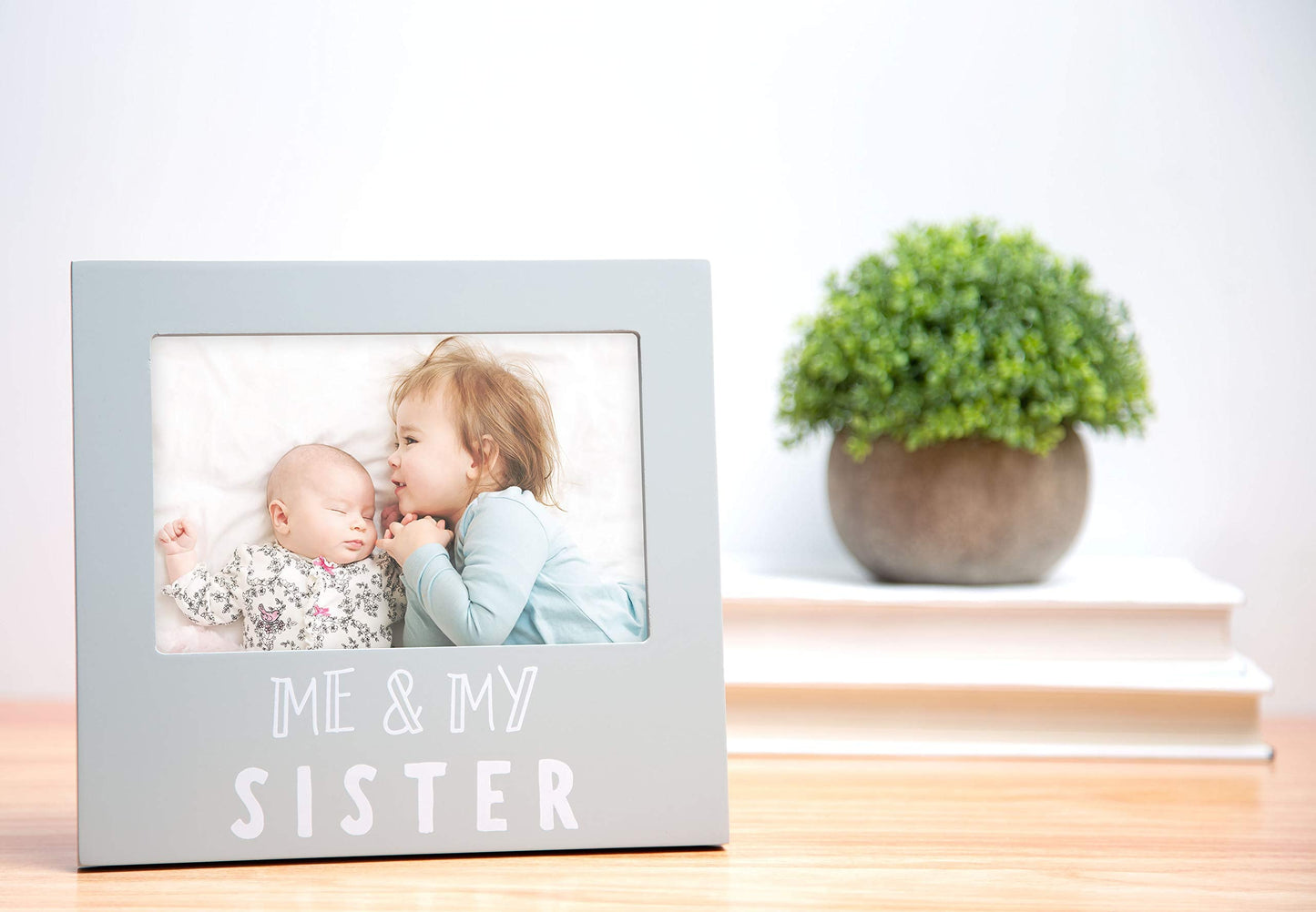Pearhead Me & My Sister Picture Frame, Big Sister Keepsake Frame for Baby and Sibling, 4x6 Nursery Photo Frame Gift, Gray