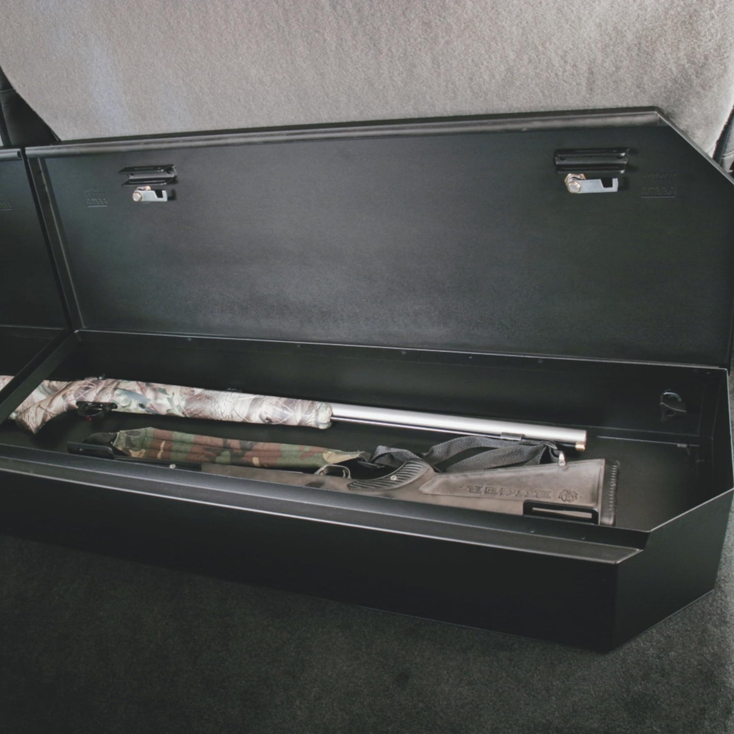 Tuffy Full-Width Under-Seat Lockbox for Ford F-150, F-250, and F-350 SuperCrew (2015–2025), Heavy-Duty Steel Rear Seat Security Safe with Pry-Guard Lock, Weather-Resistant, Quick No-Drill Install