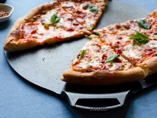 Lodge Seasoned Cast Iron Pizza Pan - 15-Inch Round Pan with Dual Assist Handles | PFAS-Free, Oven Safe