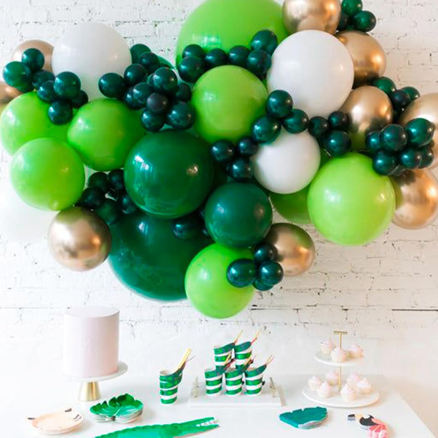 PartyWoo Dark Green Balloons - 100pcs 12 Inch Emerald Forest Green for Weddings & Celebrations