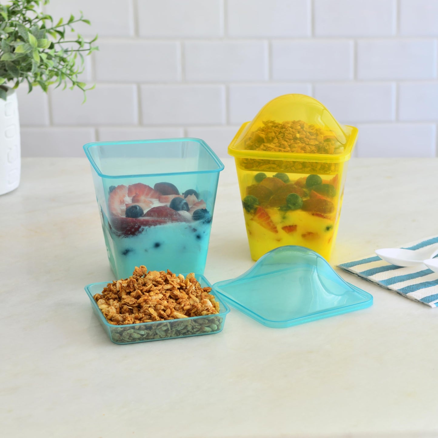 Youngever 7 Sets Plastic Parfait Cups, Reusable Dessert Cups with Lids and Inserts, Medium 8 Ounce, Spill and Leak Proof