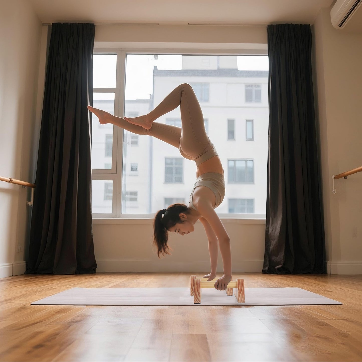 BESTWEI 1 Pair Wood Parallettes Bars Pushup Handles for Men - Calisthenics Equipment Push Up Bars, Gymnastics Handstand Training Planche Bar, Handstand Blocks