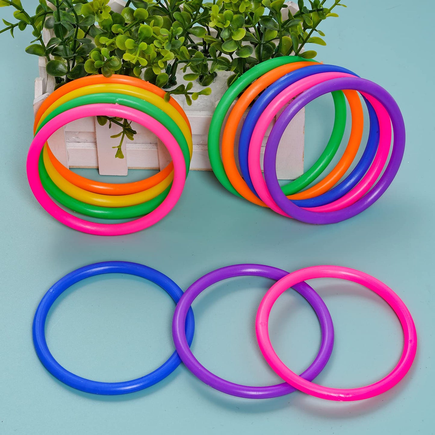 Topbuti 24 Pcs Multicolor Plastic Toss Rings Ring Toss Game Carnival Rings for Speed and Agility Practice Games, Garden Backyard Outdoor Games, Bridal Shower Game, Game Booth （3.1 Inch）