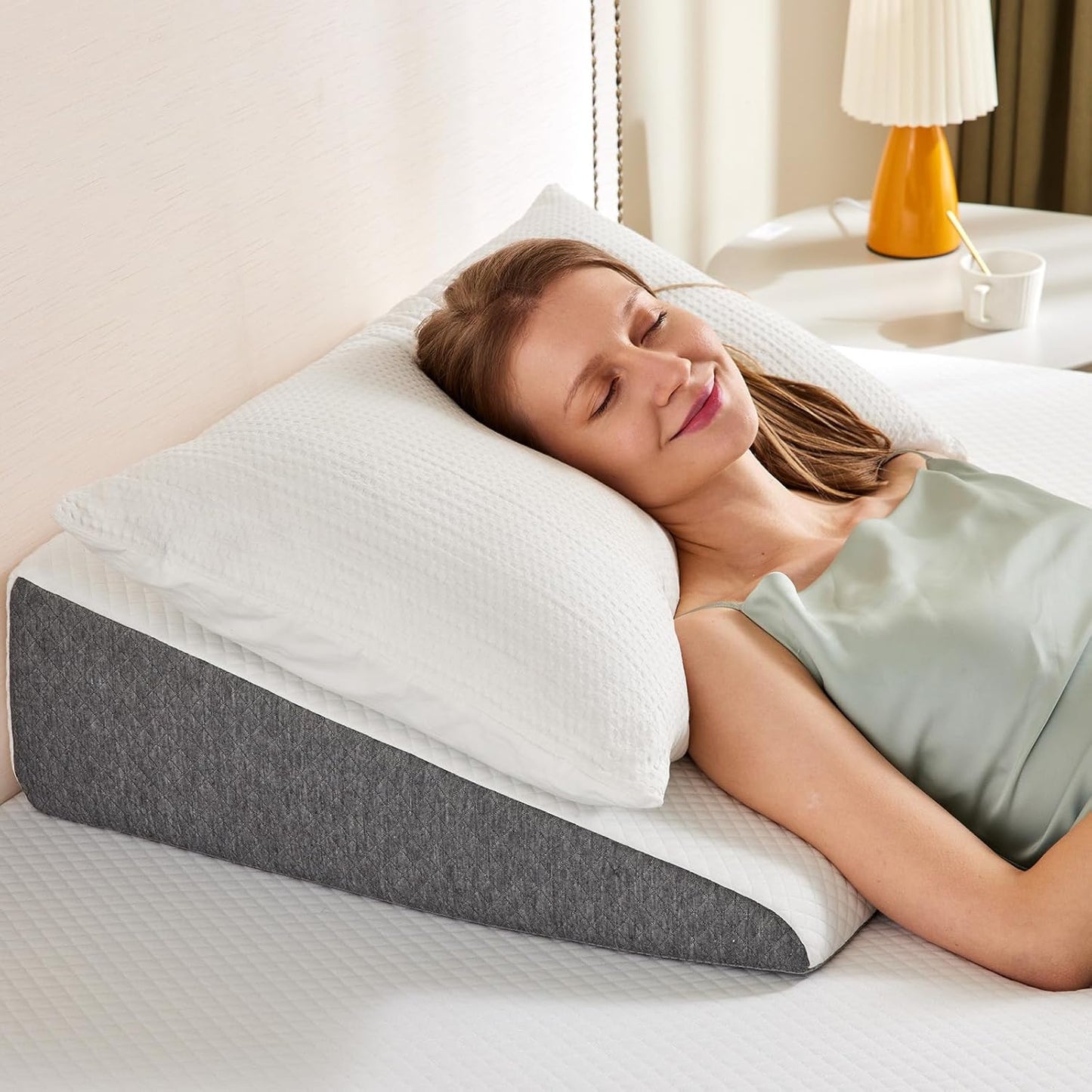 Sweetcrispy Wedge Pillow - Sleep Apnea Relief & Neck Pain Support | 7.5-Inch White & Grey Design