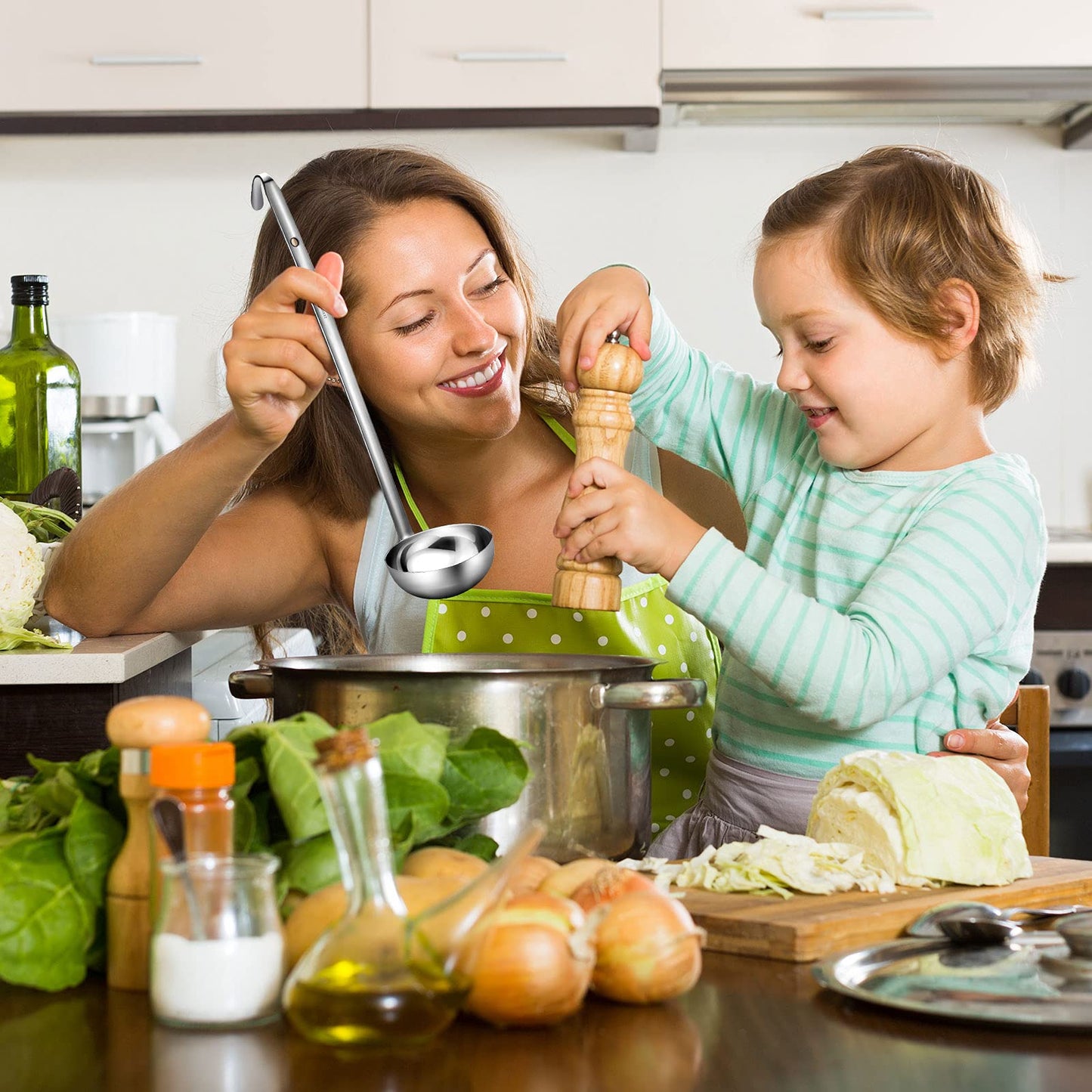 meekoo Stainless Steel Ladle Soup Handle Ladle with Pouring Rim for Kitchen Cooking Soup Sauce