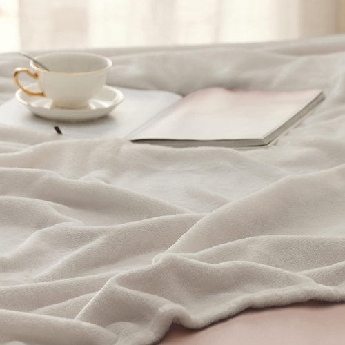 Bedsure Fleece Blanket - Soft, Lightweight Queen Size Plush Blanket for Bed, Sofa, Travel & Camping